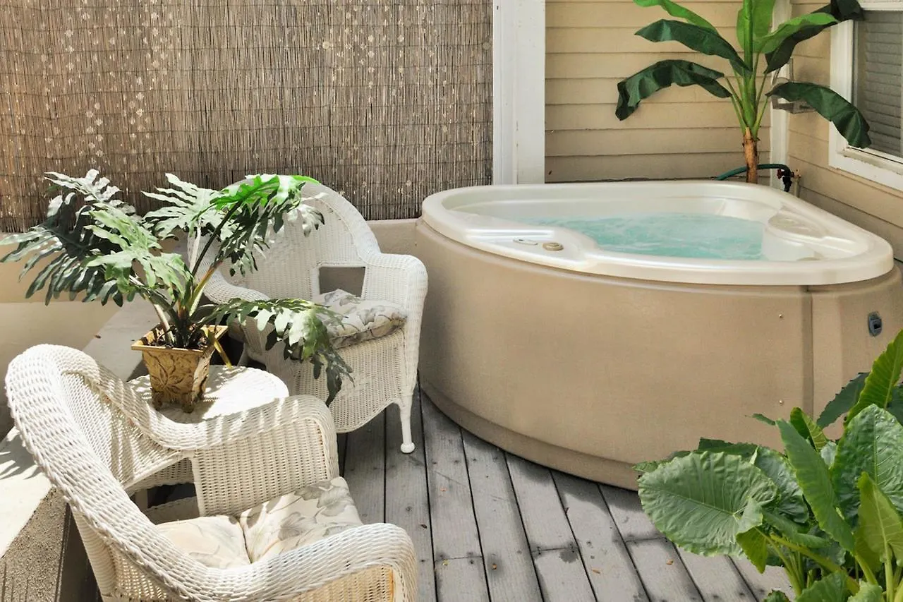 Casa Caribe @ Duval Square Hotel Key West